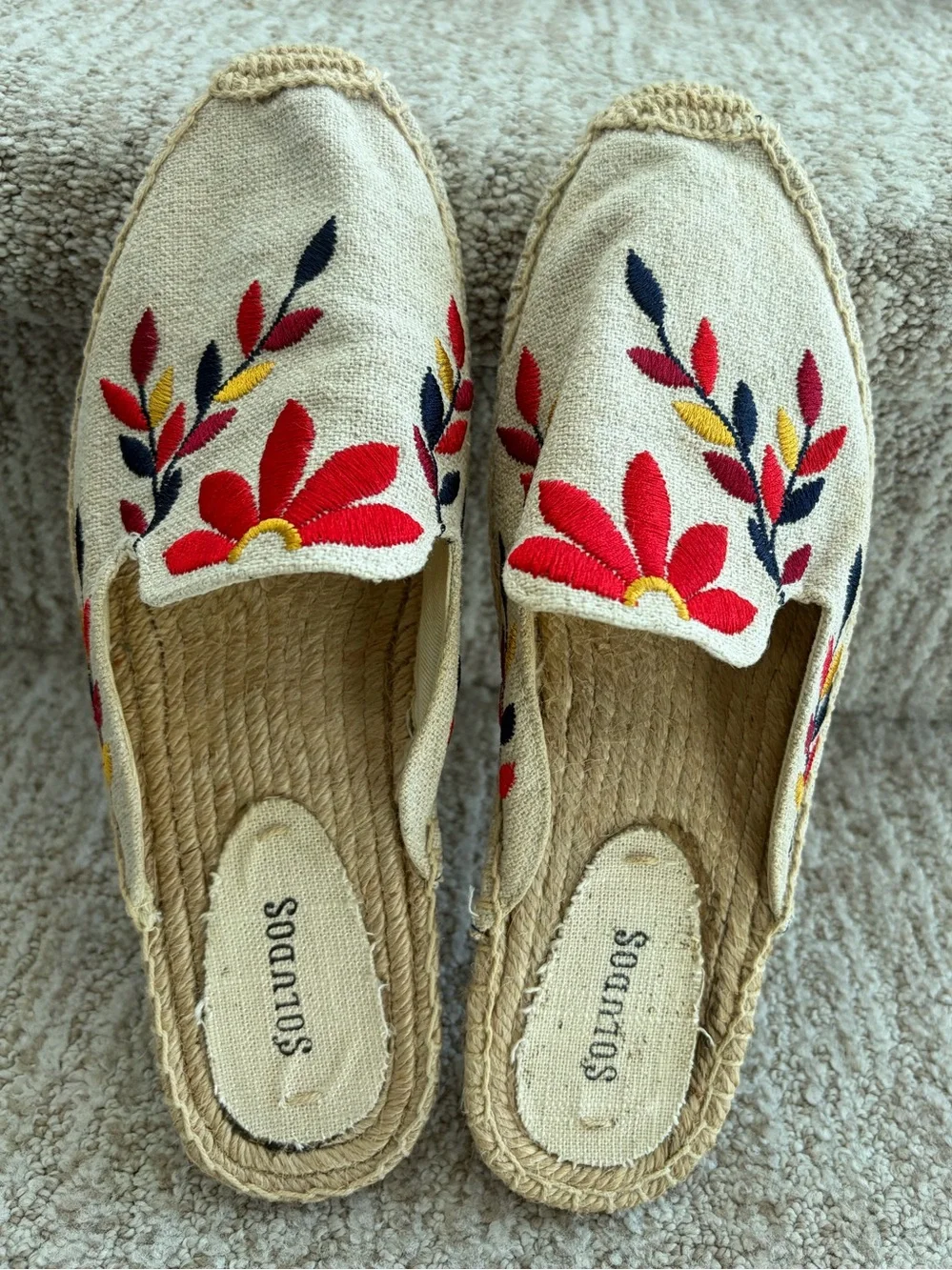 Soludos embroidered floral espadrille mules. Women’s size 8.